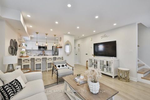 Photo 5 at 14 - 31 Hays Boulevard, RO River Oaks, Oakville