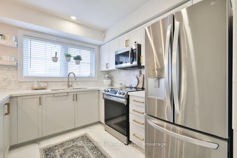 Photo 7 at 14 - 31 Hays Boulevard, RO River Oaks, Oakville