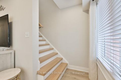 Photo 12 at 14 - 31 Hays Boulevard, RO River Oaks, Oakville