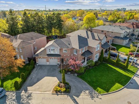 Photo 3 at 60 Brenda Crescent, Kennedy Park, Toronto