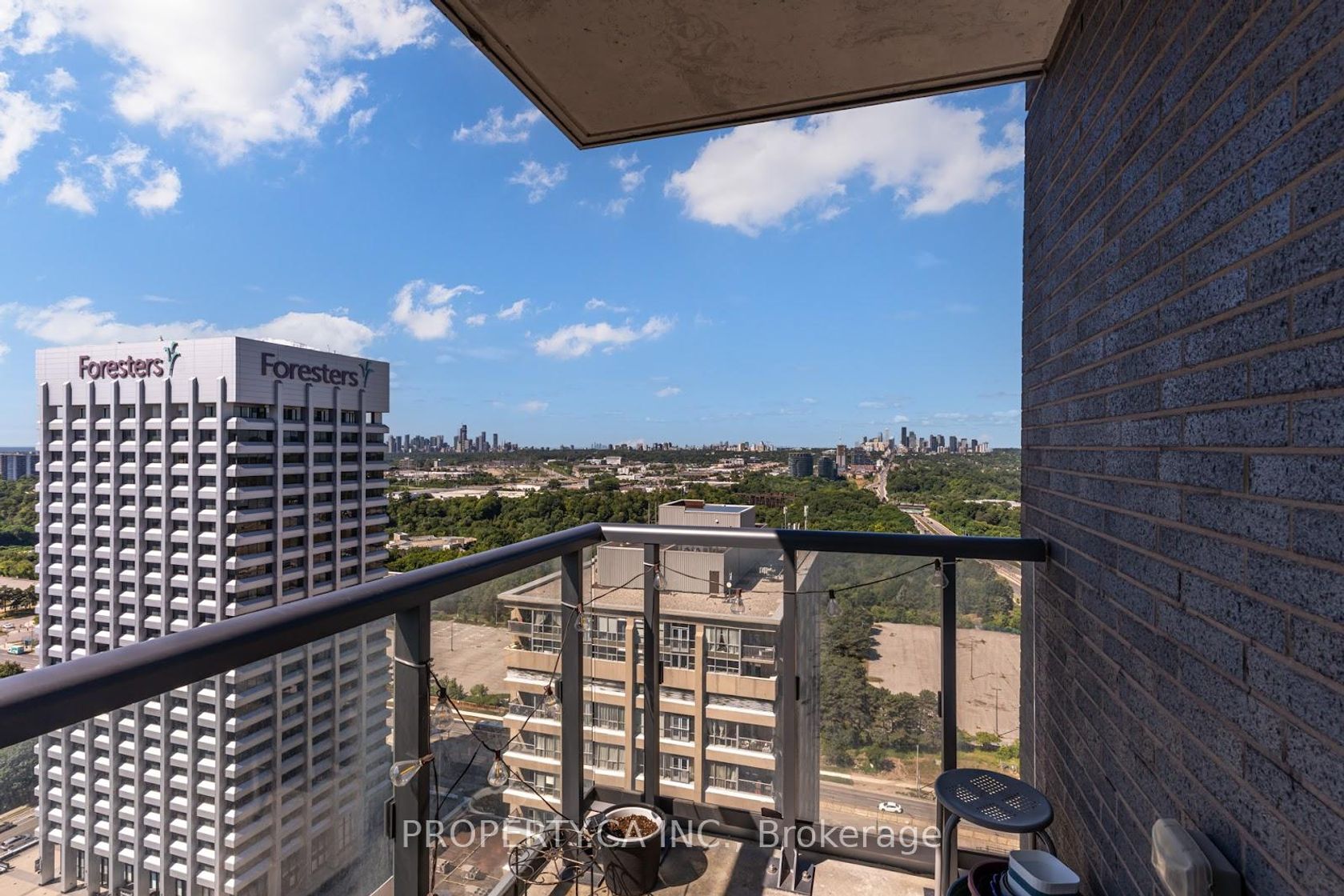 N2809 - 6 Sonic Way, Flemingdon Park, Toronto 