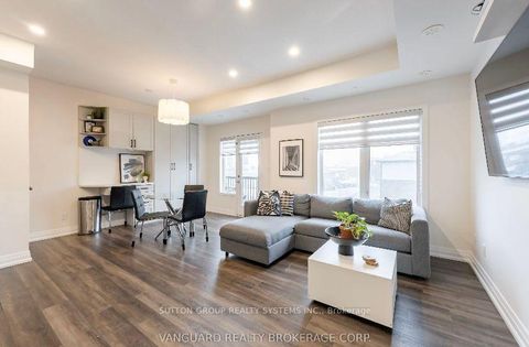 Photo 5 at 11 - 6 Bicknell Avenue W, Eglinton West, Toronto Photo 5 at 11 - 6 Bicknell Avenue W, Eglinton West, Toronto