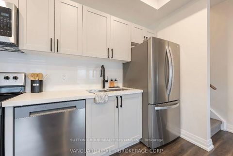Photo 10 at 11 - 6 Bicknell Avenue W, Eglinton West, Toronto