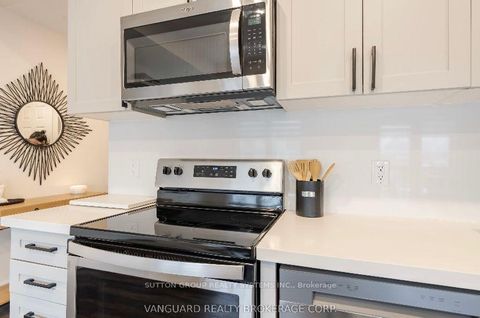 Photo 12 at 11 - 6 Bicknell Avenue W, Eglinton West, Toronto Photo 12 at 11 - 6 Bicknell Avenue W, Eglinton West, Toronto