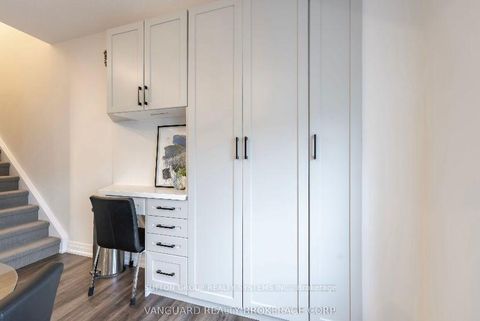 Photo 14 at 11 - 6 Bicknell Avenue W, Eglinton West, Toronto