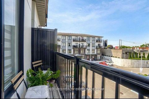 Photo 17 at 11 - 6 Bicknell Avenue W, Eglinton West, Toronto