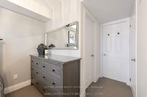 Photo 21 at 11 - 6 Bicknell Avenue W, Eglinton West, Toronto