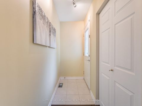 Photo 2 at 135 Elise Terrace, Newtonbrook West, Toronto
