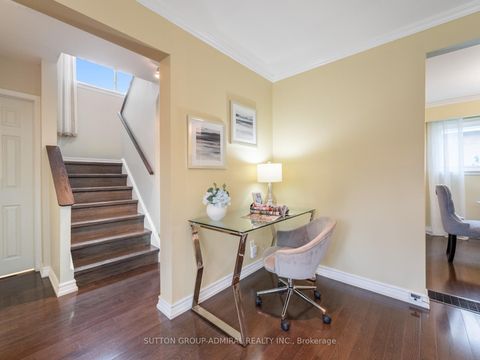Photo 5 at 135 Elise Terrace, Newtonbrook West, Toronto