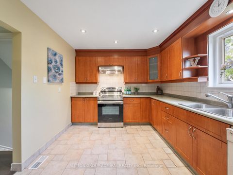 Photo 7 at 135 Elise Terrace, Newtonbrook West, Toronto