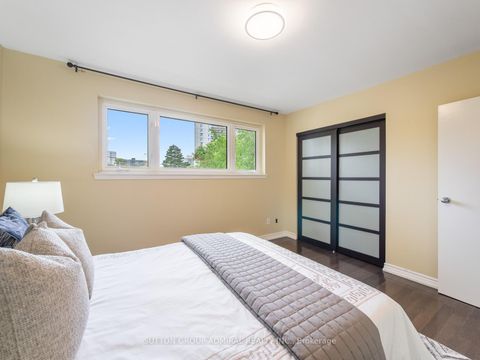 Photo 13 at 135 Elise Terrace, Newtonbrook West, Toronto