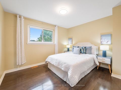 Photo 16 at 135 Elise Terrace, Newtonbrook West, Toronto