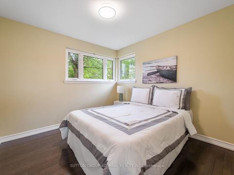 Photo 18 at 135 Elise Terrace, Newtonbrook West, Toronto