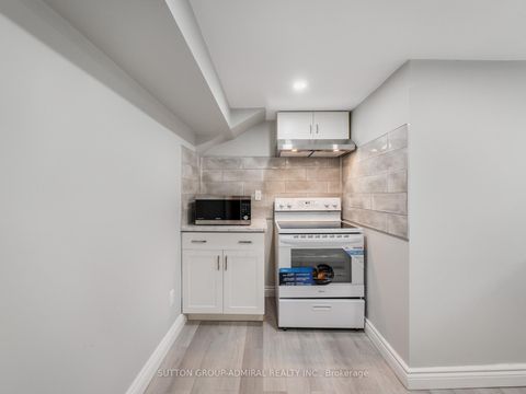 Photo 28 at 135 Elise Terrace, Newtonbrook West, Toronto
