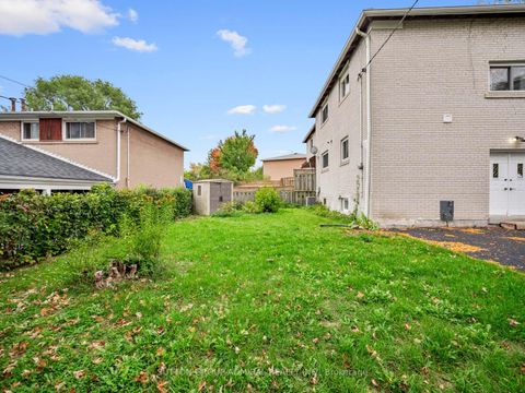 Photo 32 at 135 Elise Terrace, Newtonbrook West, Toronto