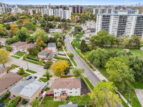 Photo 36 at 135 Elise Terrace, Newtonbrook West, Toronto
