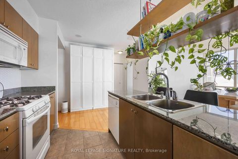 Photo 5 at 3309 - 35 Mariner Terrace, Waterfront Communities C1, Toronto