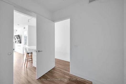 Photo 10 at 1516 - 77 Shuter Street, Yonge Corridor, Toronto Photo 10 at 1516 - 77 Shuter Street, Yonge Corridor, Toronto