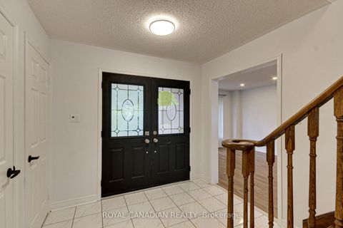 Photo 3 at 175 RHODES Circle, Glenway Estates, Newmarket