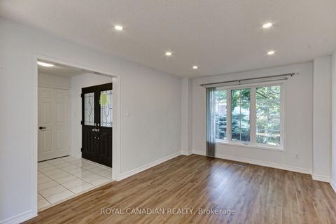 Photo 6 at 175 RHODES Circle, Glenway Estates, Newmarket