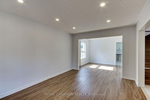 Photo 8 at 175 RHODES Circle, Glenway Estates, Newmarket