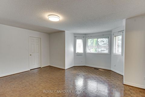 Photo 27 at 175 RHODES Circle, Glenway Estates, Newmarket