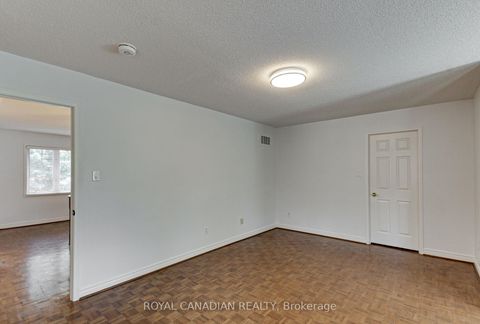 Photo 31 at 175 RHODES Circle, Glenway Estates, Newmarket