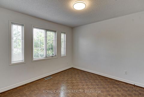 Photo 32 at 175 RHODES Circle, Glenway Estates, Newmarket