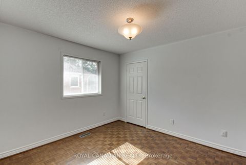 Photo 34 at 175 RHODES Circle, Glenway Estates, Newmarket