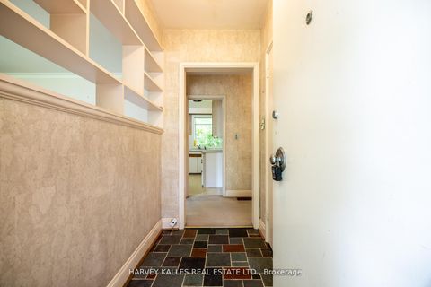 Photo 4 at 17 Munro Boulevard, Windfields, Toronto