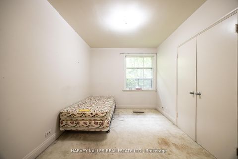 Photo 14 at 17 Munro Boulevard, Windfields, Toronto