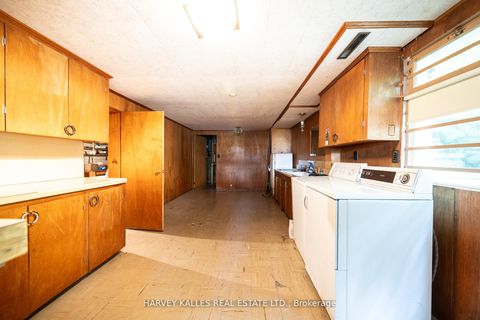 Photo 23 at 17 Munro Boulevard, Windfields, Toronto