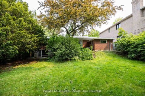 Photo 29 at 17 Munro Boulevard, Windfields, Toronto
