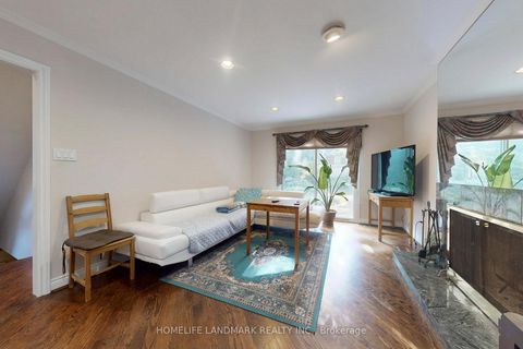 Photo 6 at 147 Mossgrove Trail, Windfields, Toronto