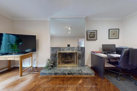 Photo 7 at 147 Mossgrove Trail, Windfields, Toronto