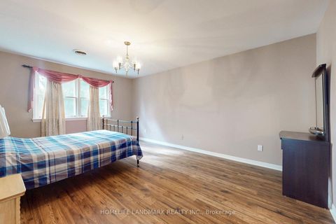 Photo 20 at 147 Mossgrove Trail, Windfields, Toronto