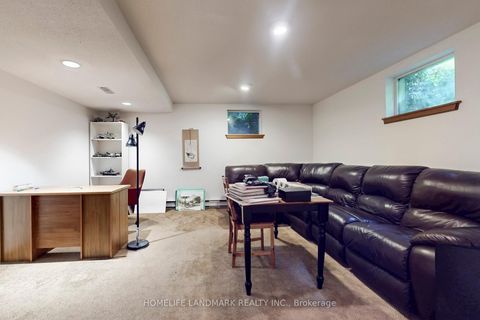 Photo 35 at 147 Mossgrove Trail, Windfields, Toronto