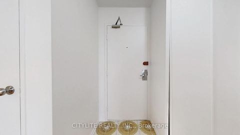 Photo 8 at 1806 - 10 Edgecliffe Golfway, Flemingdon Park, Toronto