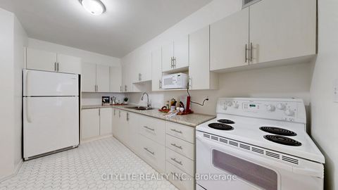 Photo 20 at 1806 - 10 Edgecliffe Golfway, Flemingdon Park, Toronto