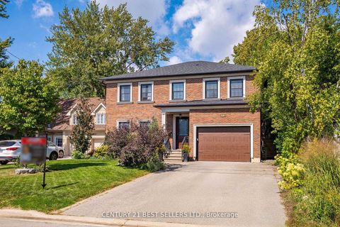 Photo 0 at 28 Wingrove Hill, City Centre West, Toronto