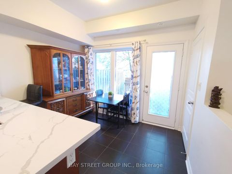 Photo 10 at 5 - 5 Eaton Park Lane, L'Amoreaux, Toronto