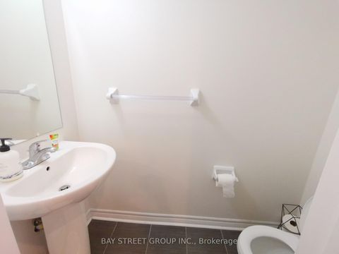 Photo 12 at 5 - 5 Eaton Park Lane, L'Amoreaux, Toronto