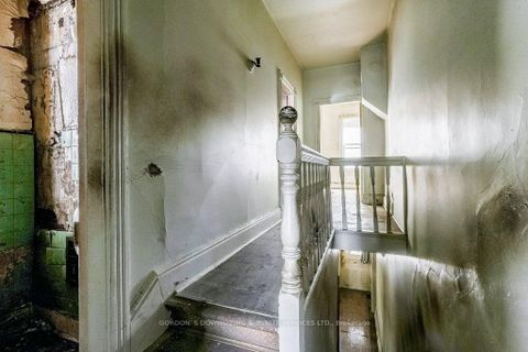 Photo 15 at 6 Paisley Avenue, South Riverdale, Toronto