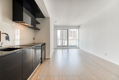 Photo 7 at 2501 - 70 Temperance Street, Bay Street Corridor, Toronto Photo 7 at 2501 - 70 Temperance Street, Bay Street Corridor, Toronto