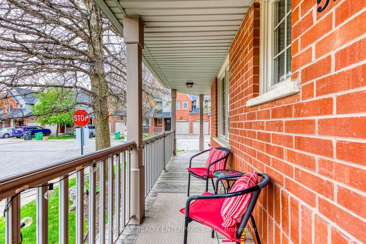 Photo 3 at 57 - 5223 Fairford Crescent, East Credit, Mississauga