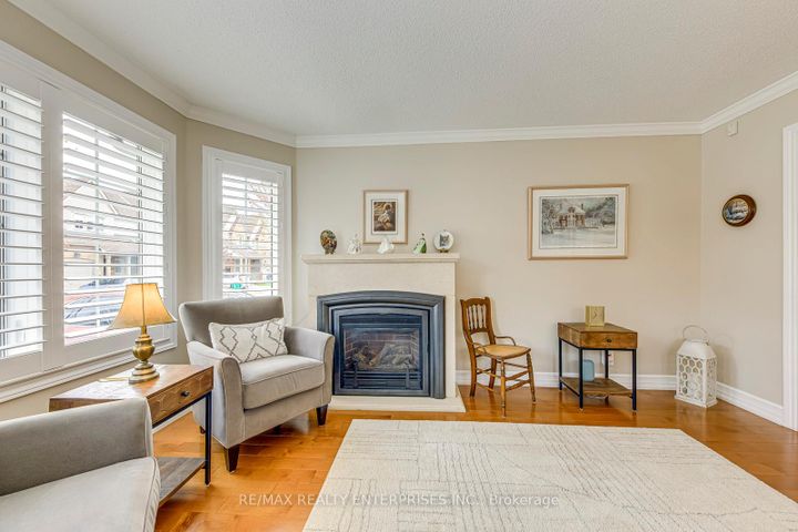 Photo 8 at 57 - 5223 Fairford Crescent, East Credit, Mississauga