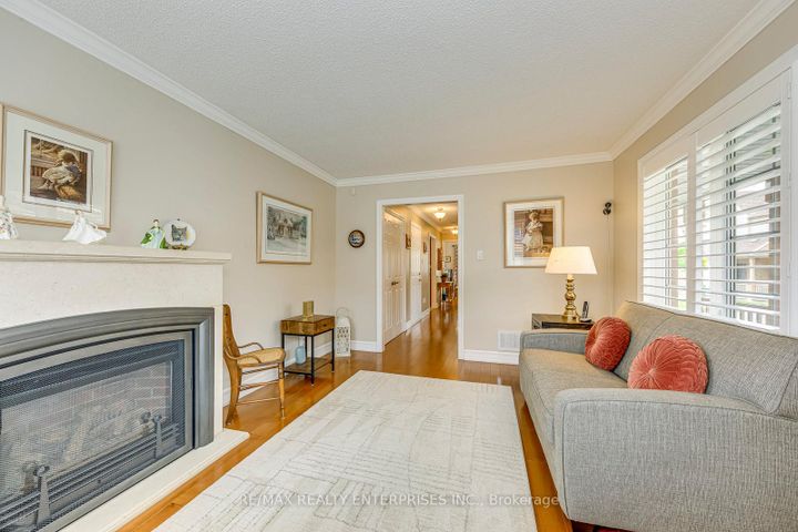 Photo 9 at 57 - 5223 Fairford Crescent, East Credit, Mississauga