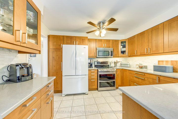 Photo 17 at 57 - 5223 Fairford Crescent, East Credit, Mississauga