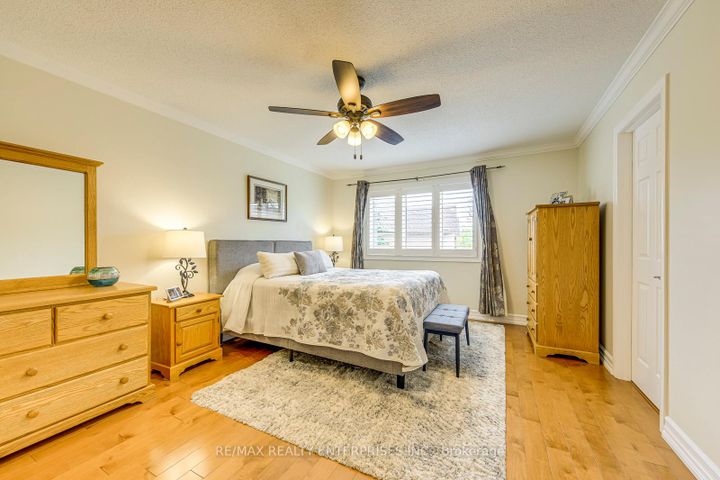 Photo 25 at 57 - 5223 Fairford Crescent, East Credit, Mississauga