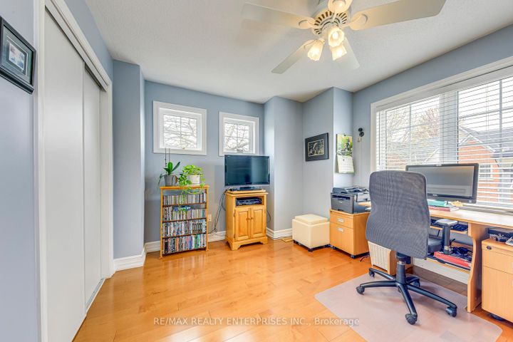 Photo 33 at 57 - 5223 Fairford Crescent, East Credit, Mississauga